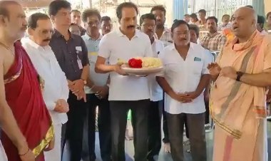 आदित्य-एल1  की लांचिंग से पहले इसरो प्रमुख एस.सोमनाथ चेंगलम्मा मंदिर पहुंचे।