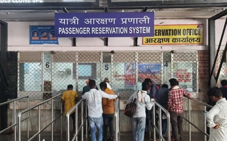 Delhi Railway News: 4.30 घंटे बंद रहेगा दिल्ली रेलवे स्टेशन टिकट काउंटर, यात्री ऐसे करे टिकट बुक