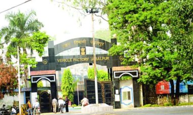 मंदिर का किराया नहीं मिलने से व्हीकल फैक्ट्री प्रशासन ने तोड़ा मंदिर, क्षेत्रीय जनों ने दी चेतावनी