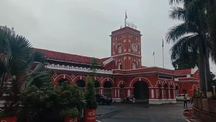 रिटायर्ड खेल अधिकारी का "डर्टी गेम" बच्ची से की गंदी हरकत