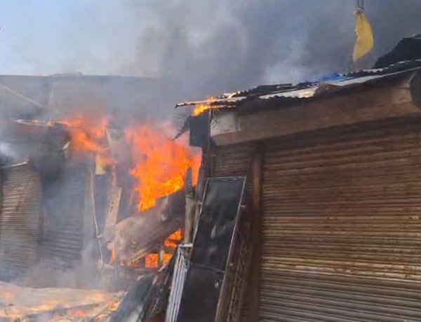 JABALPUR NEWS: गुरन्दी बाजार में कबाड़ दुकान में लगी आग, तीन से चार दुकान जलकर हुई खाक