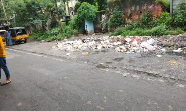 सूतिका गृह अस्पताल के आसपास की गलियां बनीं कचरा डंपिंग प्वाइंट, दुकानदार परेशान